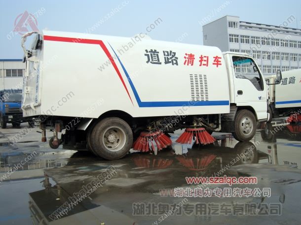 五十铃环卫扫地车带洒水功能一体车型厂家