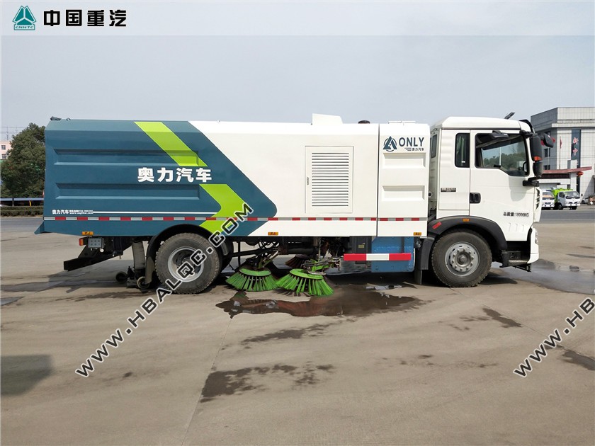 重汽T5G大型扫地车图片